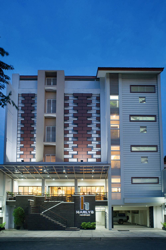 Exterior & Views 26