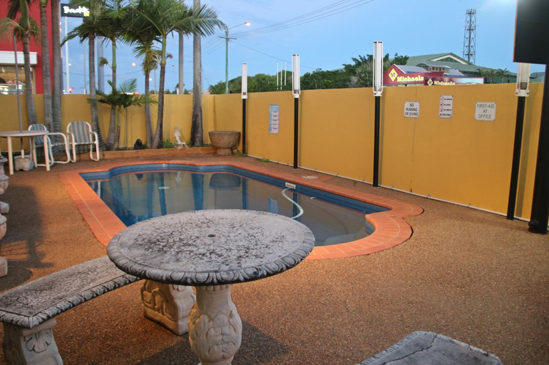 Sport & Beauty 3, Bourbong St Motel, Bundaberg