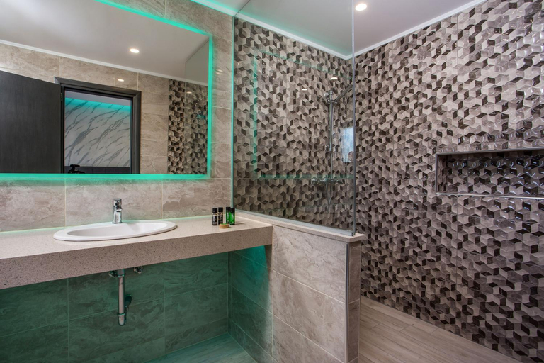Bathroom 4, Platoni Elite Apartments, South Aegean