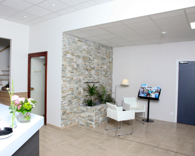 Public Area 1, Hotel Le Comty, Loire