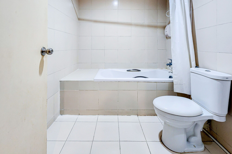 Bathroom 23