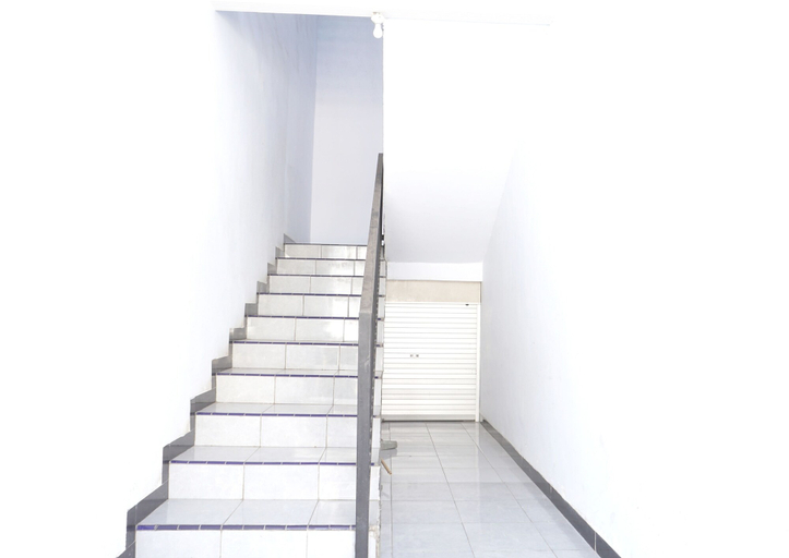 Others 4, OYO Life 92886 Rumah Nyaman Radhika 2 Syariah, Tuban