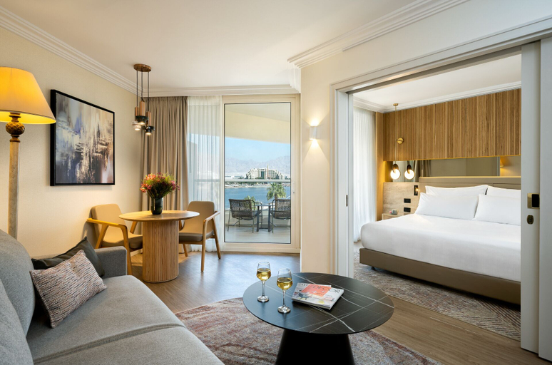 Bedroom 3, Aria