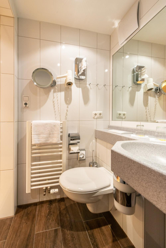 Bathroom 3, Gasthof zum Stern, Garmisch-Partenkirchen