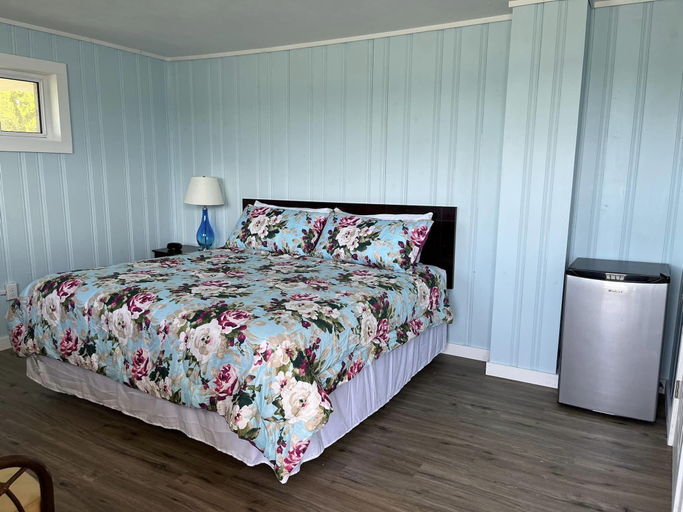 Bedroom 2, Pete's Lakefront Motel, Ashtabula