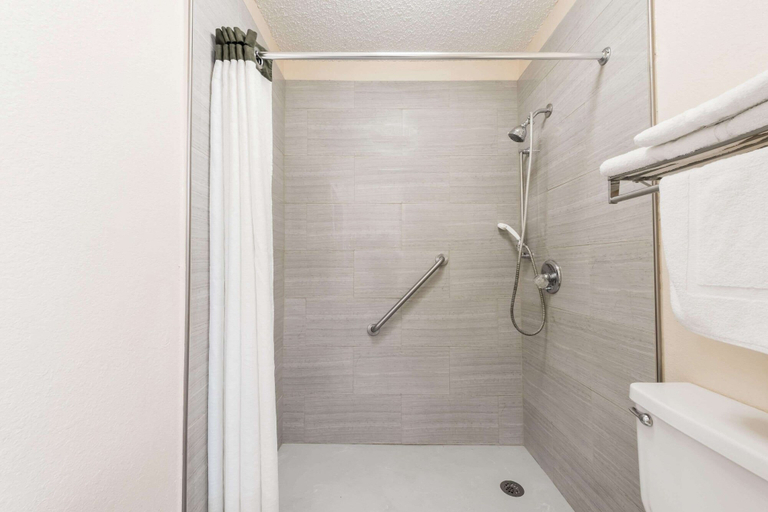 Bathroom 4, Super 8 by Wyndham Waco/Mall area TX, McLennan