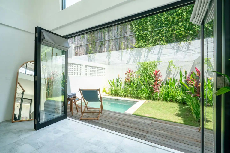 Exterior & Views 7