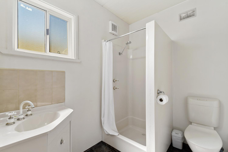 Bathroom, Traralgon Holiday Village, Latrobe - Traralgon