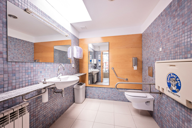 Bathroom 3, Hotel La Perla, Girona