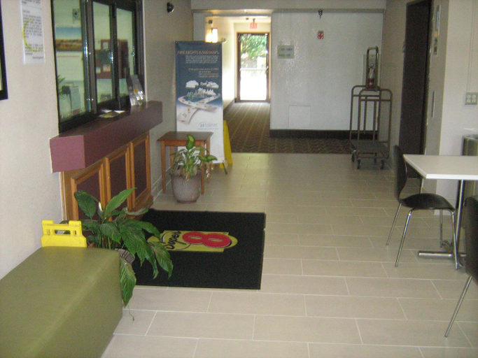 Public Area, Super 8 by Wyndham Richmond/Chamberlayne Rd, Henrico