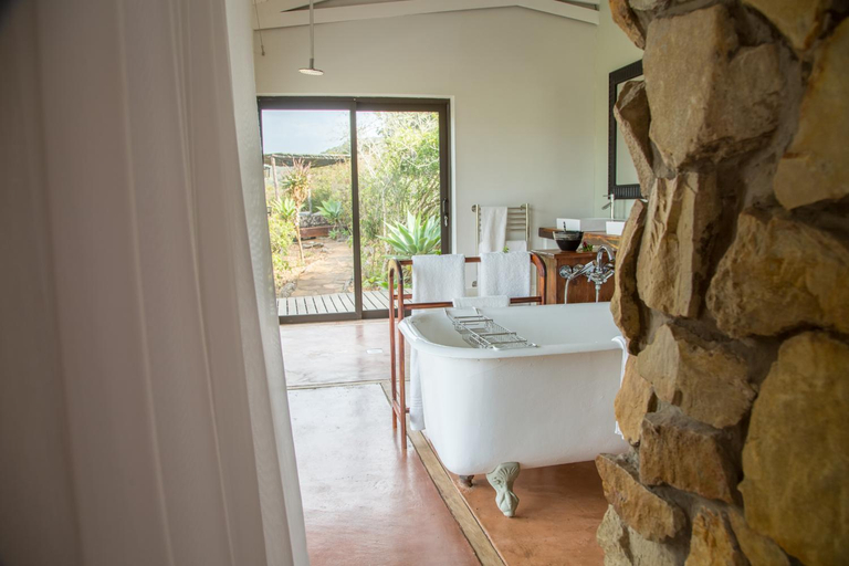 Bathroom 5, Hopewell Private Game Reserve, Cacadu