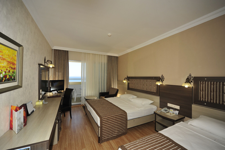 Bedroom 4, Kirbiyik Resort Hotel - All Inclusive, Alanya