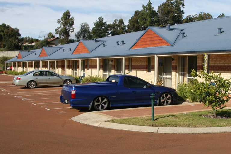 Others 5, Collie Ridge Motel, Collie