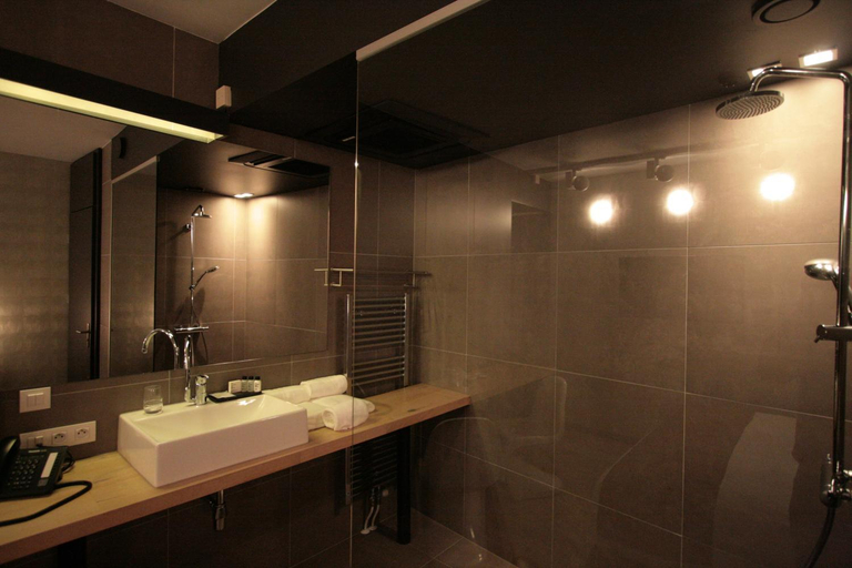Bathroom 3, Amosa Liege City Centre Hotel, Liège