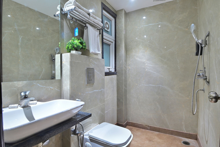 Bathroom 4, Hotel Oak plaza New Delhi, Delhi
