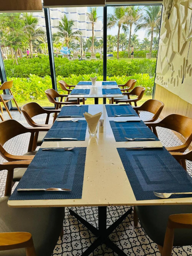 Food & Drinks 5, Cam Ranh Beach Resort near The Airport, Cam Lâm