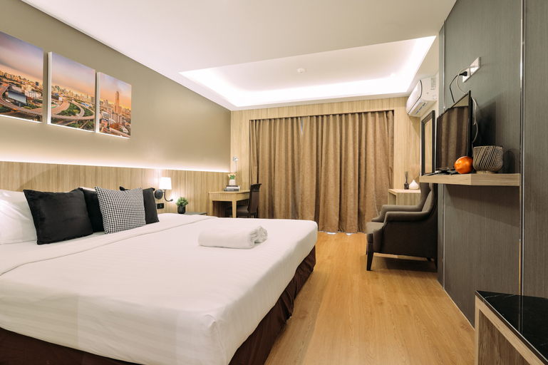 Bedroom 5, Tori Crown Hotel, Ratchathewi