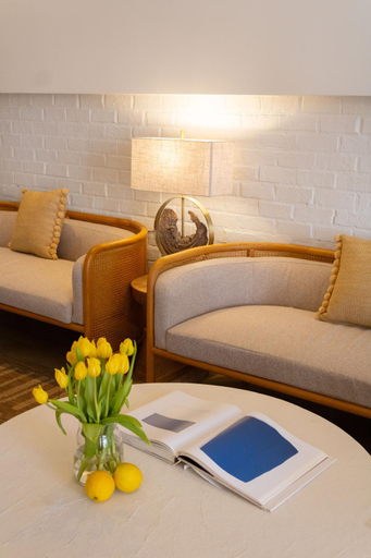 Public Area 3, Beach House Inn, Santa Barbara