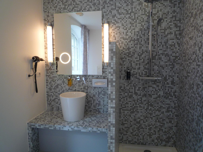 Bathroom 5, Hôtel Ginkgo - SPA Biloba, Finistère