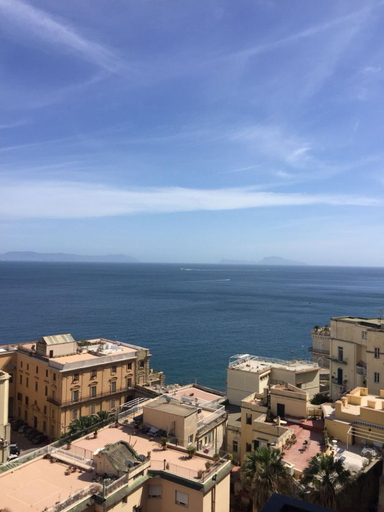 Others 5, Lux, Napoli