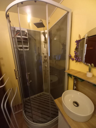 Bathroom 3, Le violet, Tarn