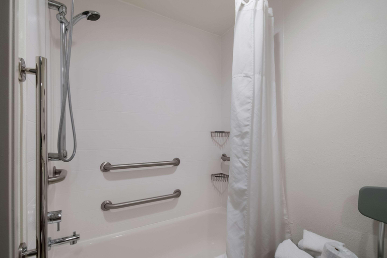 Bathroom 4, Country Inn & Suites by Radisson, Harrisburg NE, Dauphin