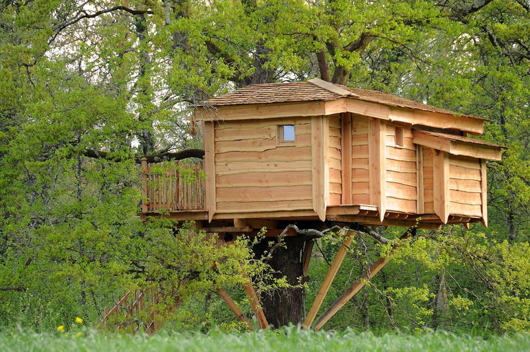 Others 3, La Cabane du Vieux Chene, Pyrénées-Atlantiques