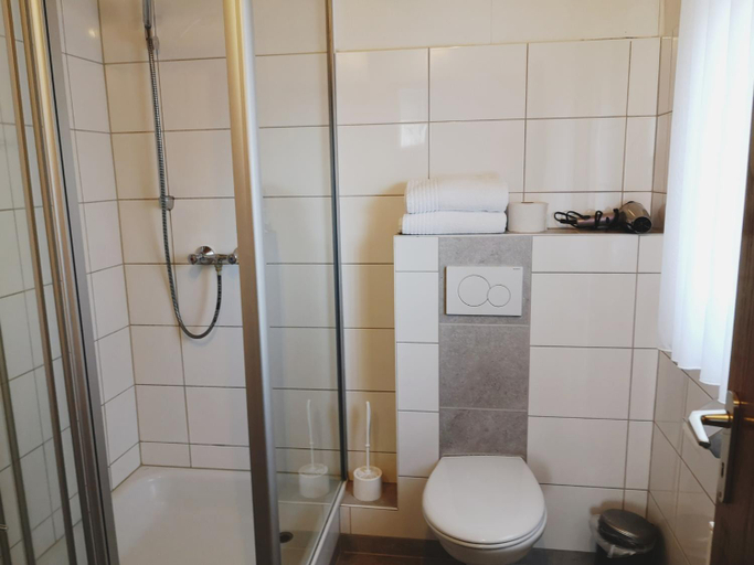 Bathroom 2, Hotel Restaurant Verst, Borken