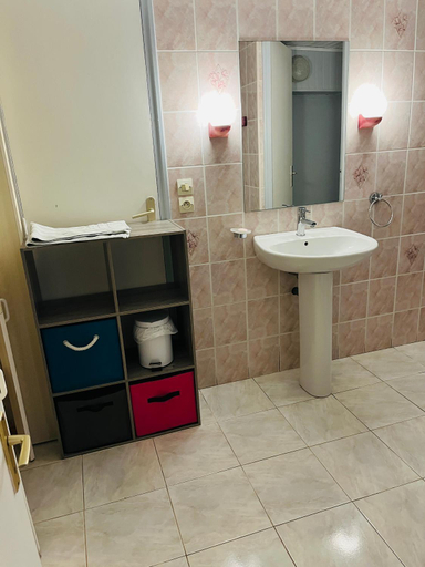 Bathroom 3, La Ligonne, Charente