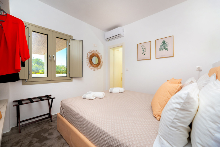 Bedroom 4, AERENIA SUITES, South Aegean