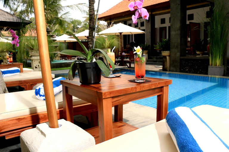 Swimming Pool 13