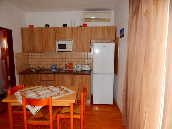 Others 3, Adrienn Apartments, Stari Grad