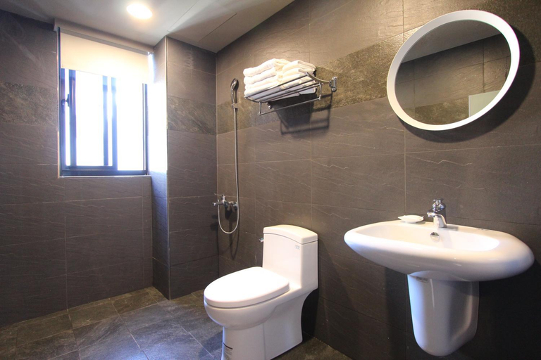Bathroom 3, Hido Hostel III, Pingtung