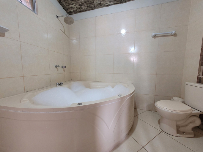 Others 4, Illari Wari ll - Hotel Sauna, Huamanga