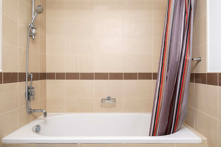 Bathroom 4, BellaVista -2 BR Apartment Fountain View, Dubai
