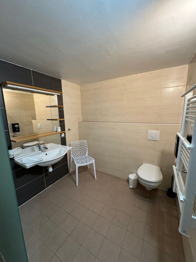 Bathroom 4, Hotel le Médieval, Gard