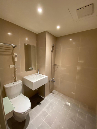 Bathroom 3, Fu Kuang Hotel, Pingtung