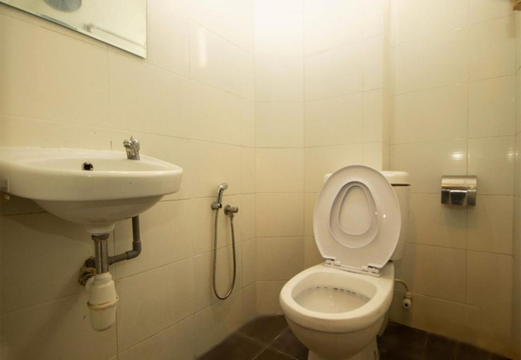 Bathroom 4, JQ Station Eight Inn, Kinta