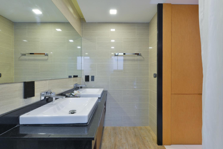Bathroom 6