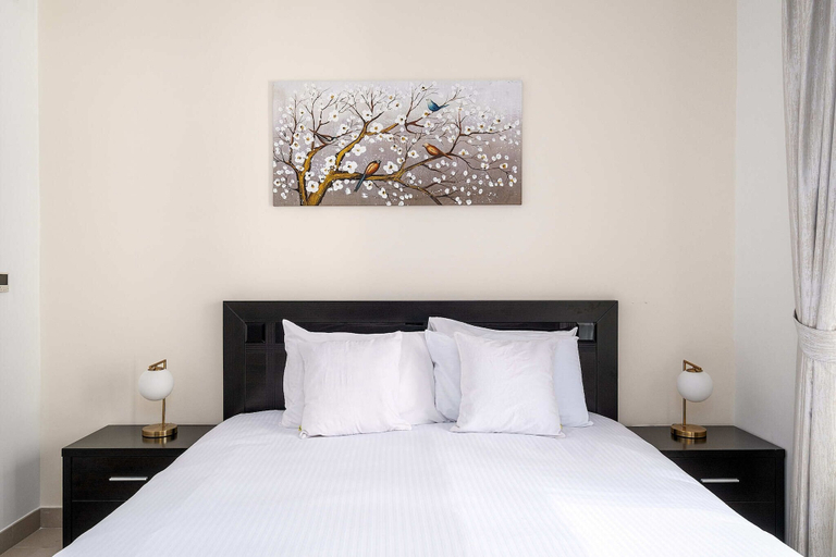 Room 5, BellaVista -2 BR Apartment Fountain View, Dubai