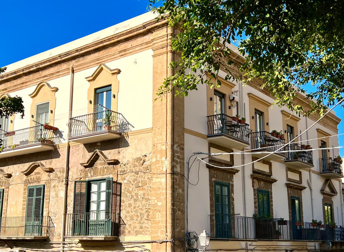 Others 4, Cortile Umberto I, Palermo
