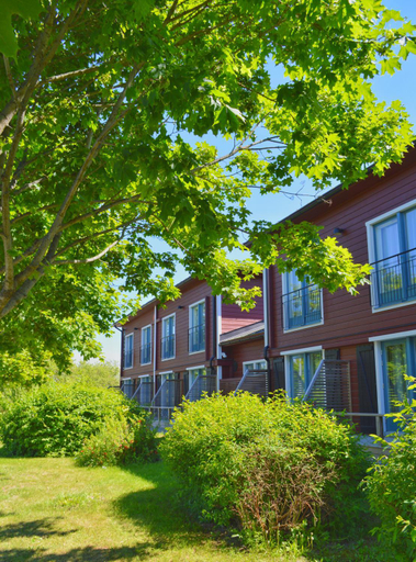 Exterior & Views