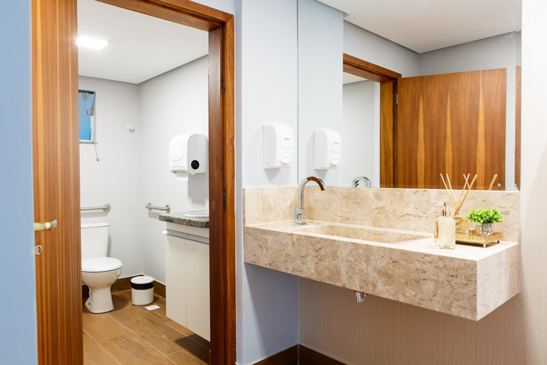 Bathroom 4, Dr. Marinho Apart Hotel, Vitória da Conquista