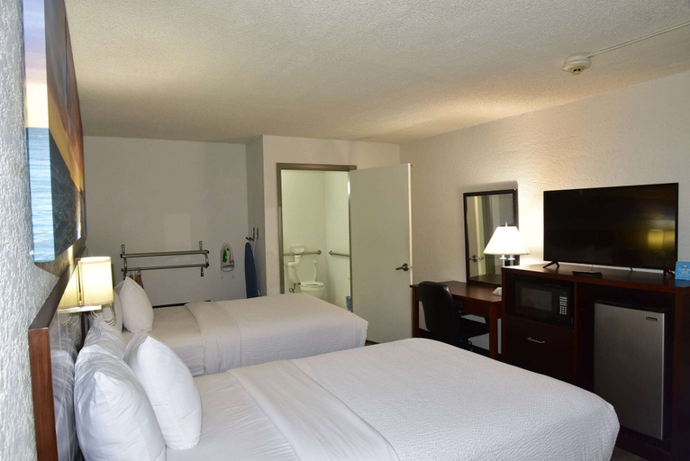 Bedroom 4, Days Inn by Wyndham Stuart, Martin