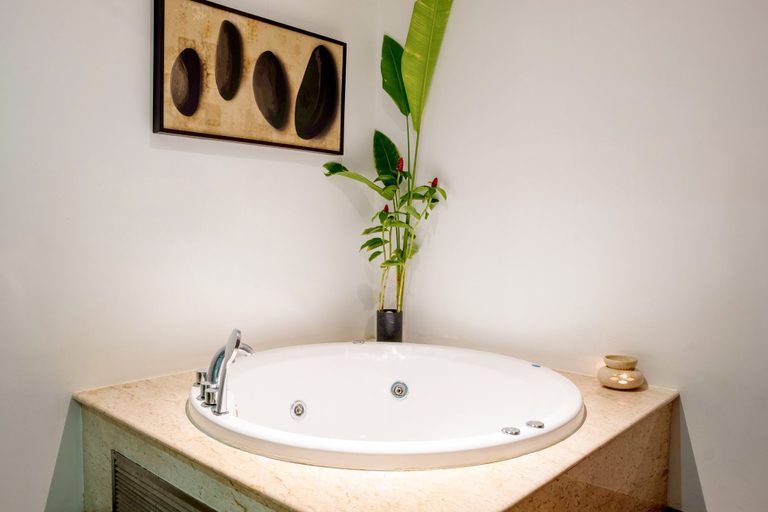 Bathroom 4, Holiday Inn Resort PHUKET KARON BEACH, Phuket Island