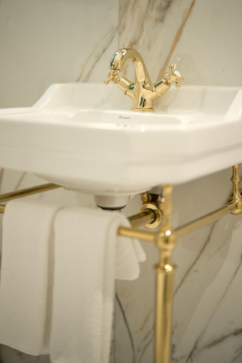 Bathroom 5, Imperial Hotel Cork City