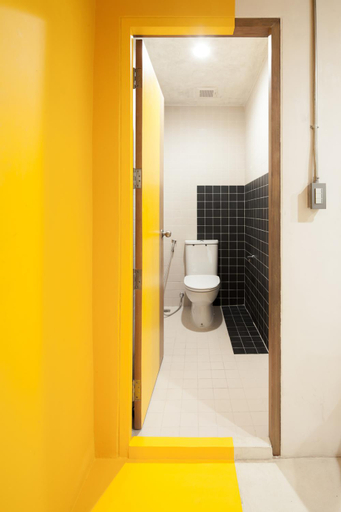 Bathroom 13
