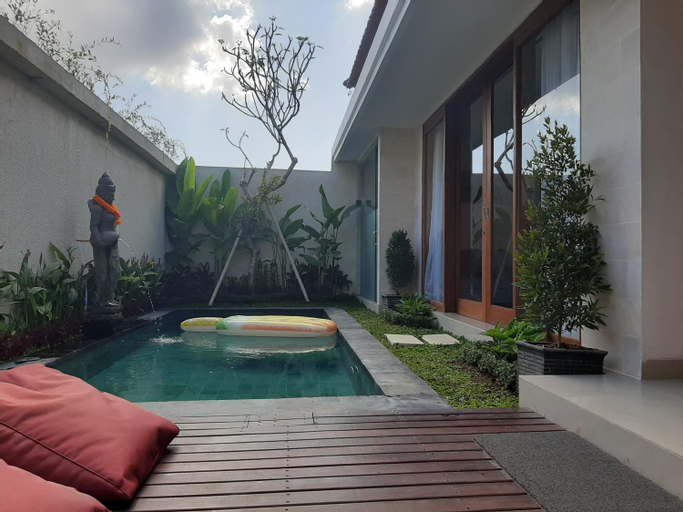 Swimming Pool 9