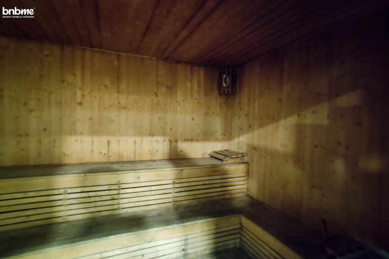 Sauna, bnbme | Ocean Heights | 2 BDR, Dubai