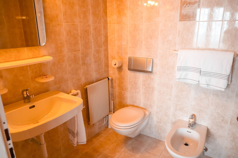 Bathroom 5